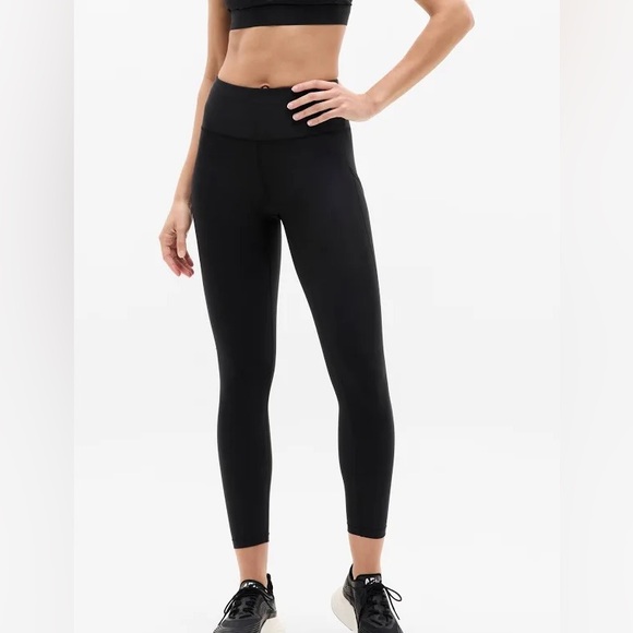 Athleta Pants - Athleta • Ultimate Stash Pocket 7/8 Tight • Black • SMALL